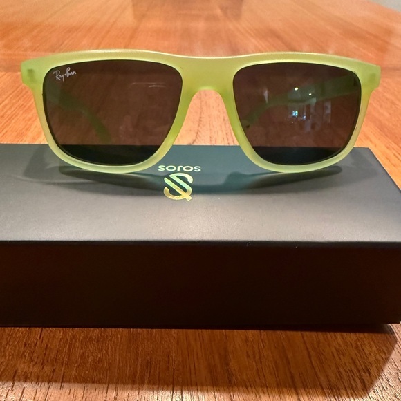 Ray-Ban Other - Ray-Ban RJ9057S 198/71 Junior Kid's Sunglasses 50 /15/ 130 3N